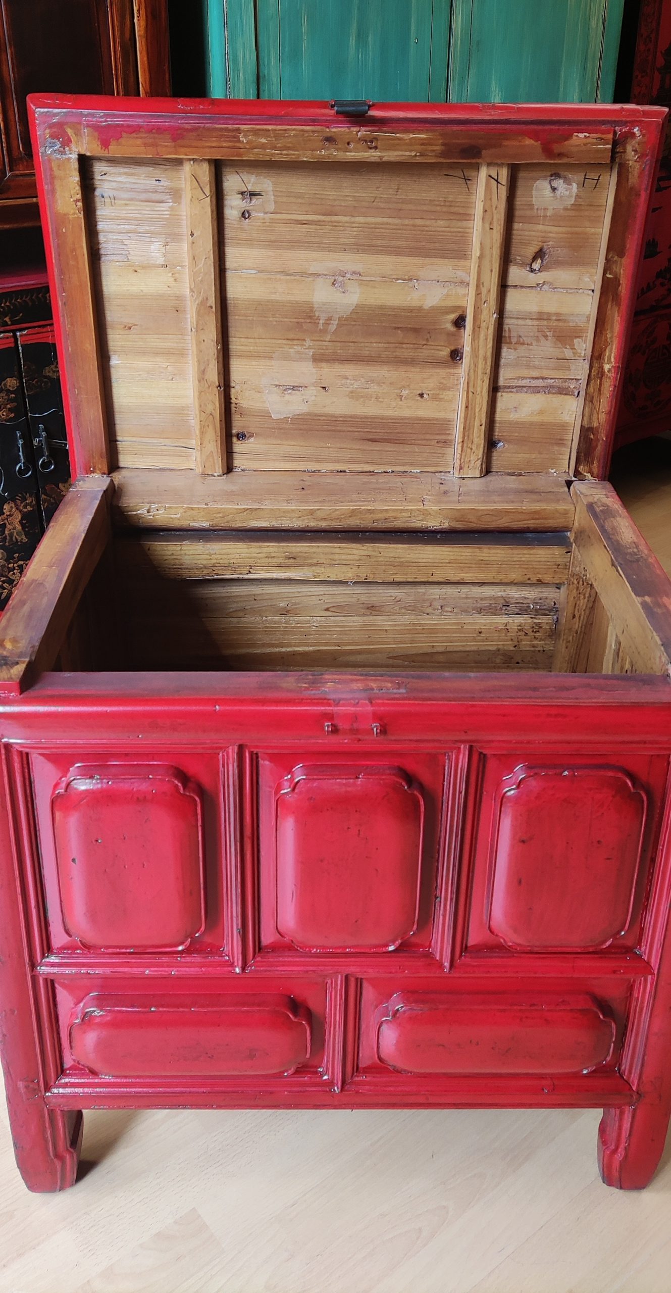 Coffre Chinois salon ancien 70cm