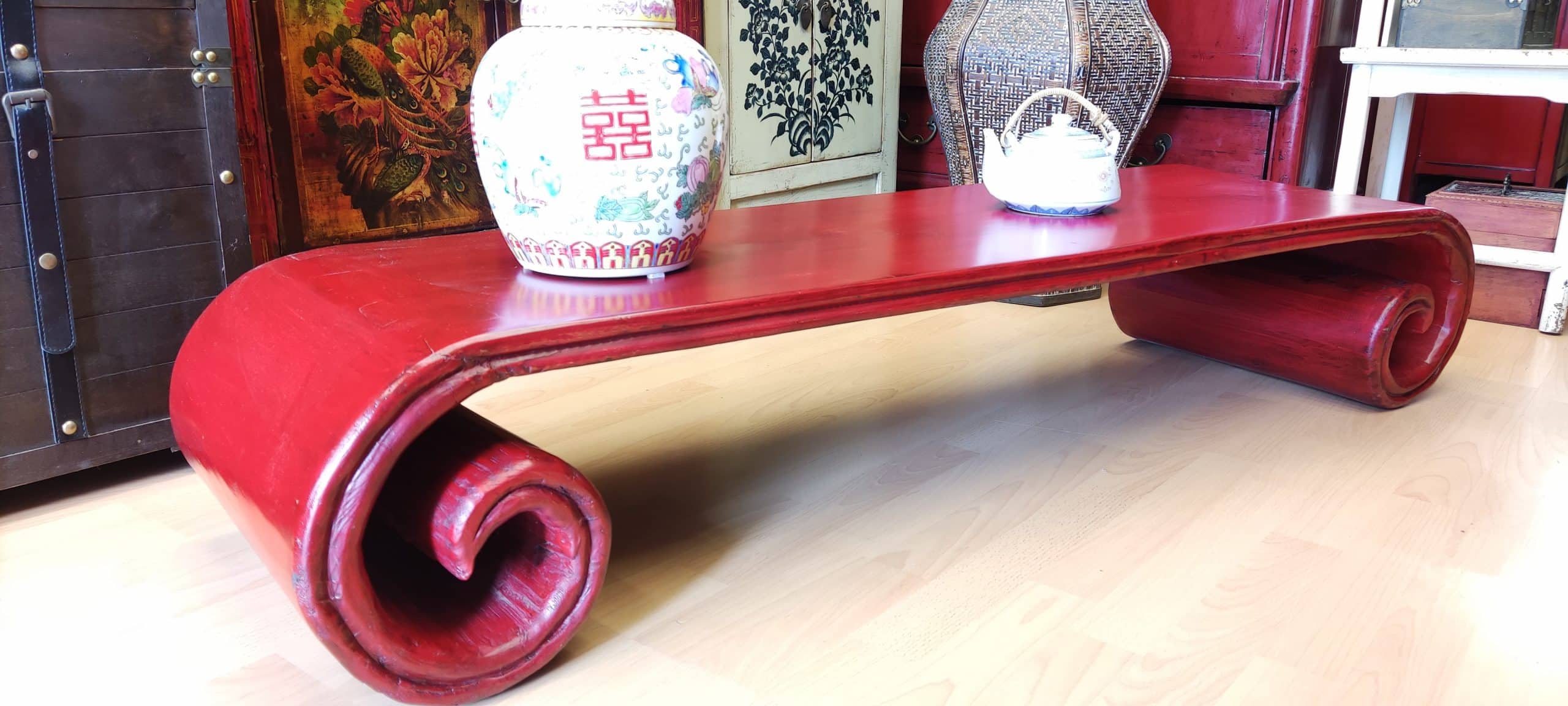 Table rouleau rouge de Chine