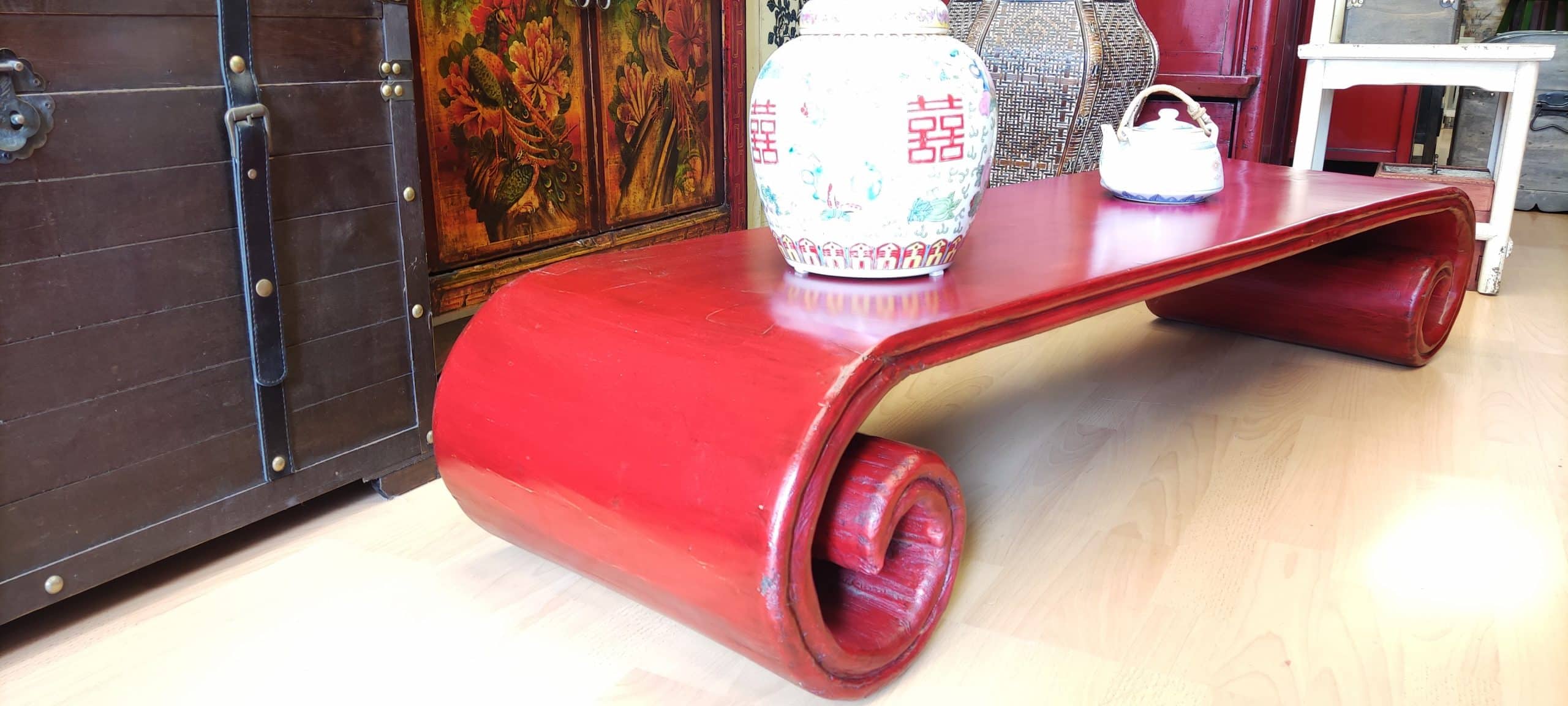 Table rouleau rouge de Chine