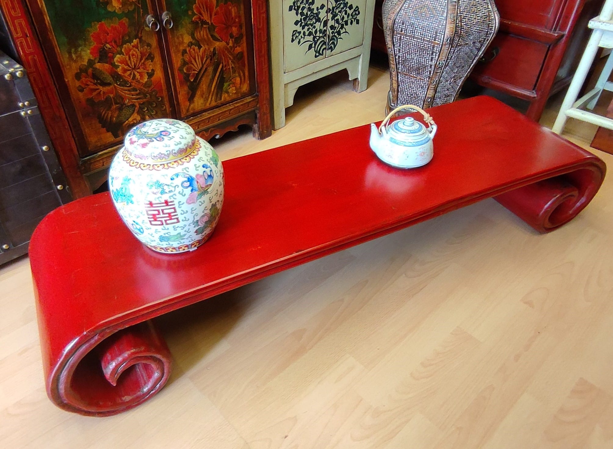 Table rouleau rouge de Chine