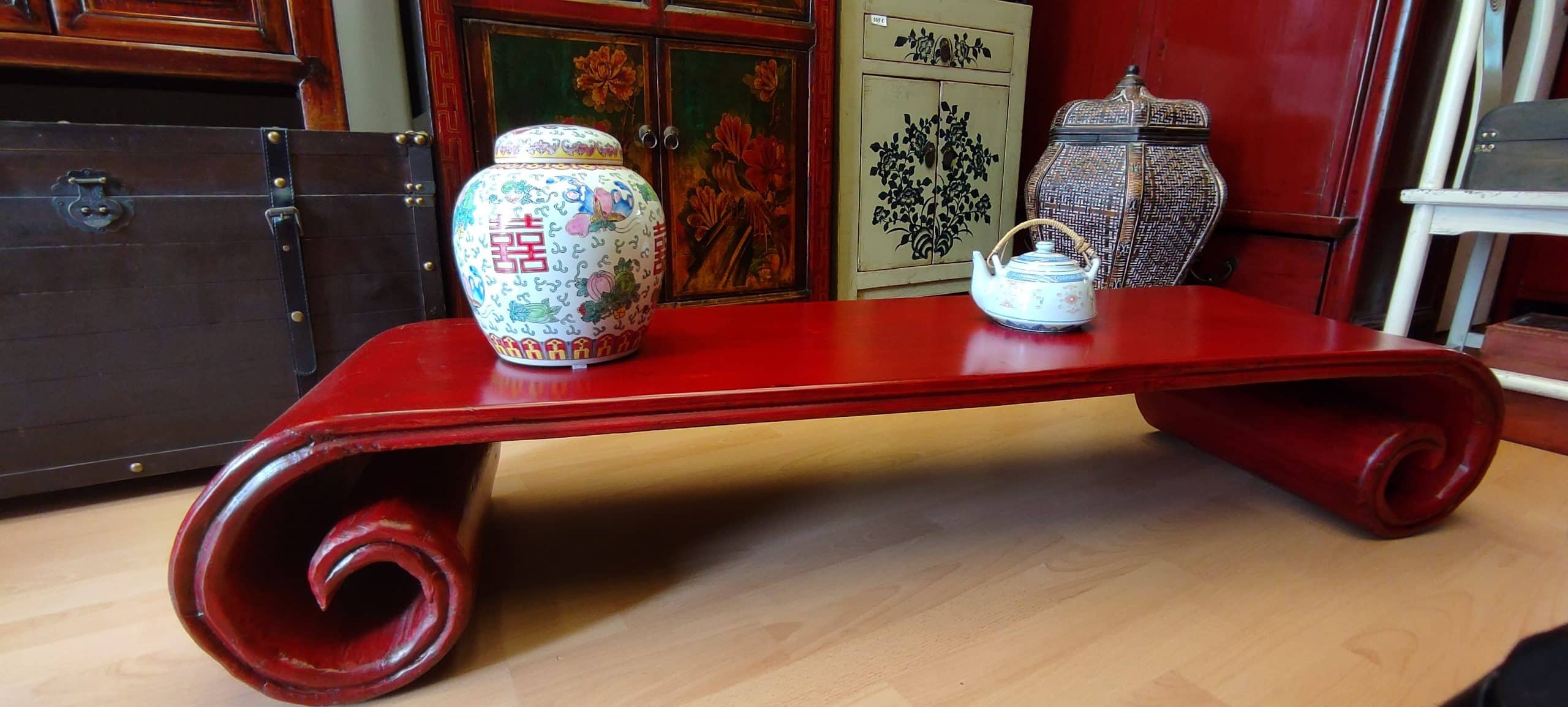 Table rouleau rouge de Chine