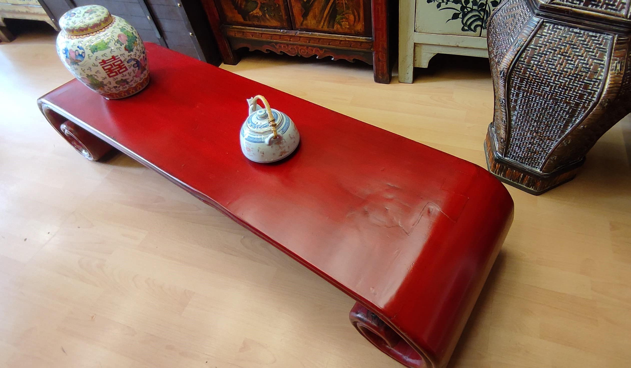 Table rouleau rouge de Chine